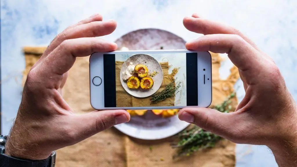 Shoot-iPhone-Food-Photography-Like-A-Pro-Thumbnail