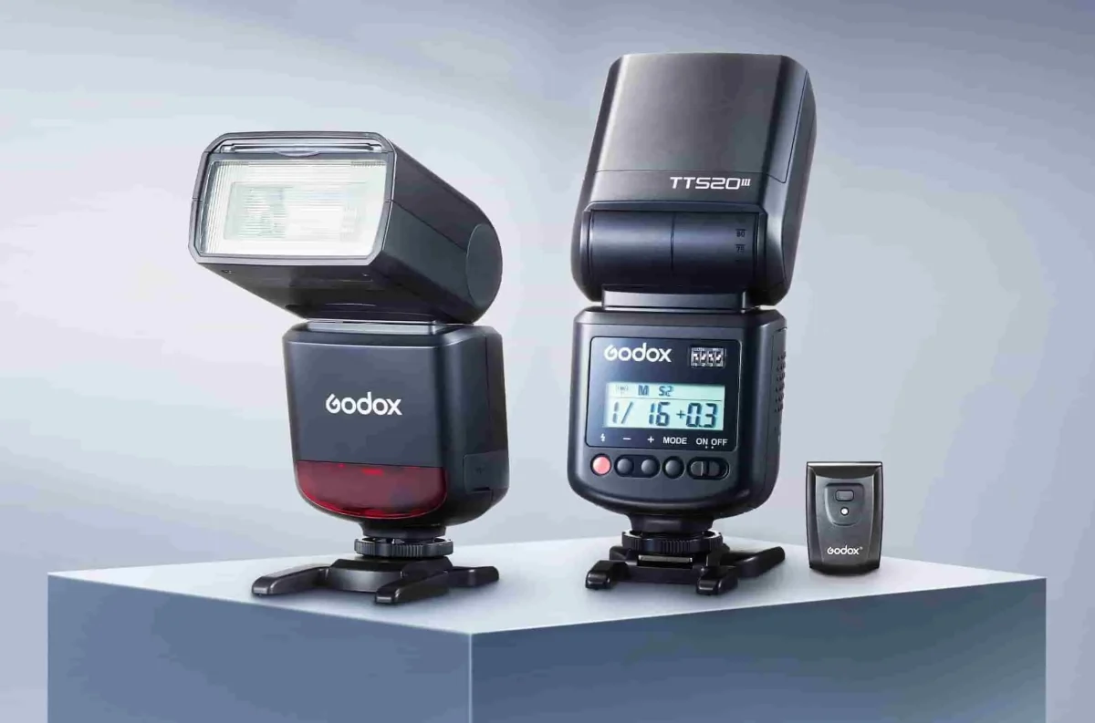 Godox TT520 III Manual Camera Flash - Image 1