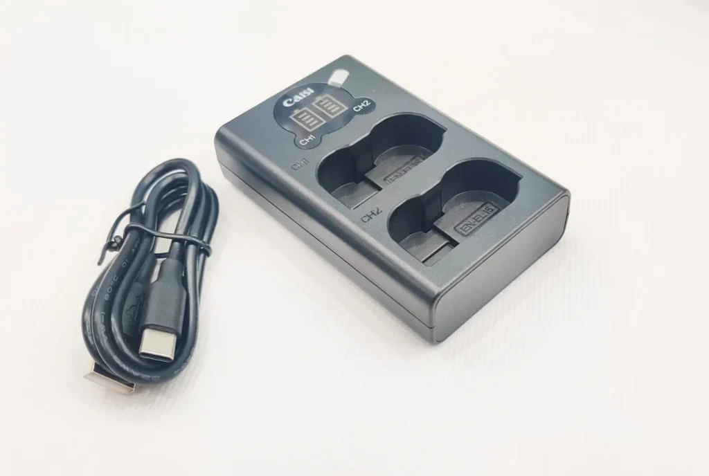 Caisi LP-E17 Led Display Type-c Charger