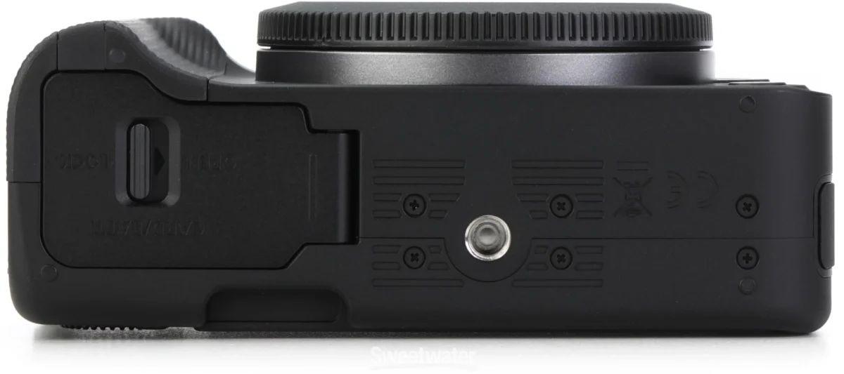 Canon EOS R50 V Mirrorless Camera with 14‑30mm f/4‑6.3 Lens - Image 5